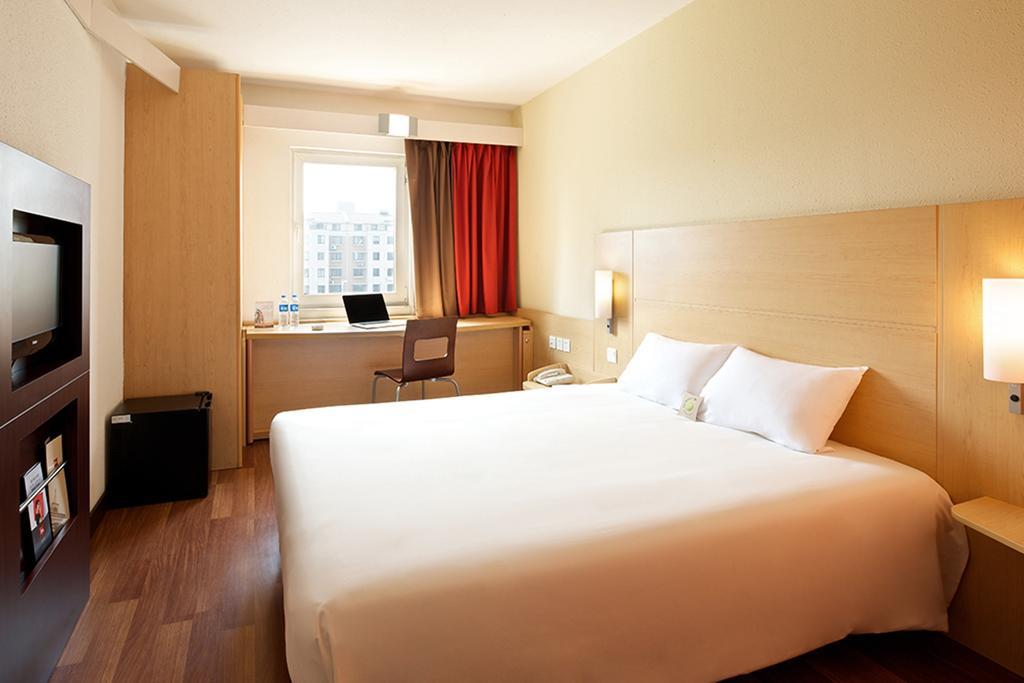 Hotel Ibis Luoyang Hi Tech Dev Zone Exterior foto